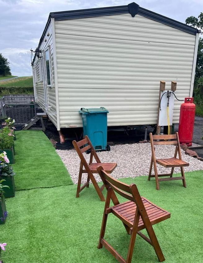 4-Bedroom Cosalt Caravan In Uddingston, Glasgow Bagian luar foto