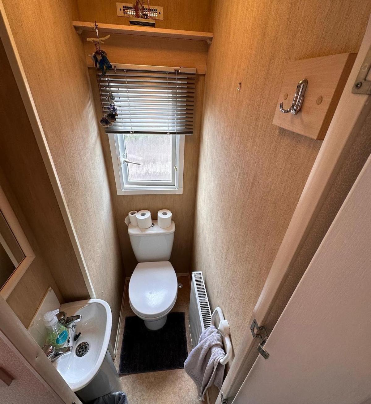 4-Bedroom Cosalt Caravan In Uddingston, Glasgow Bagian luar foto