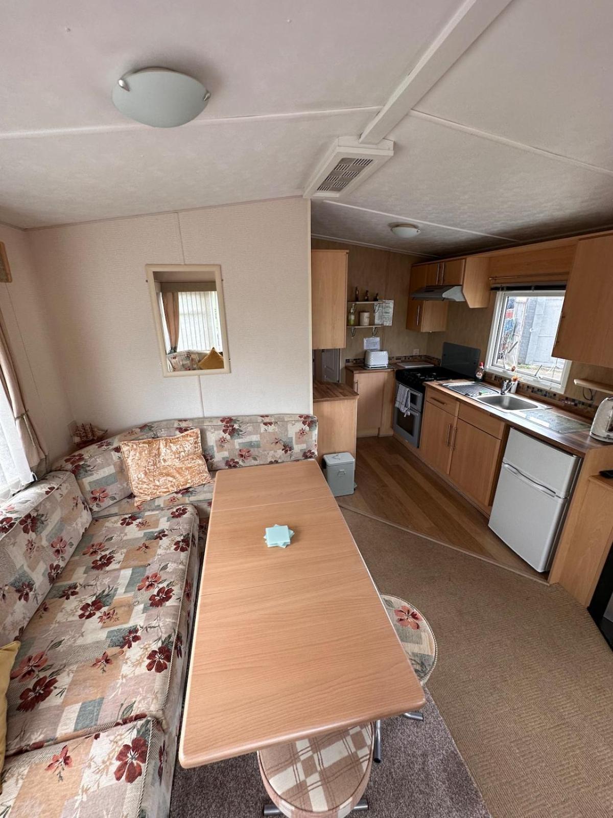 4-Bedroom Cosalt Caravan In Uddingston, Glasgow Bagian luar foto